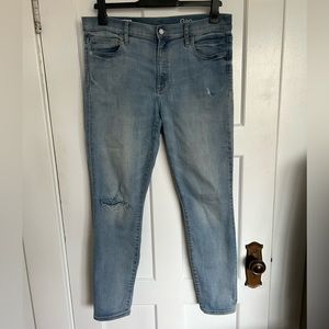 Gap True Skinny distressed jeans, Size 33r